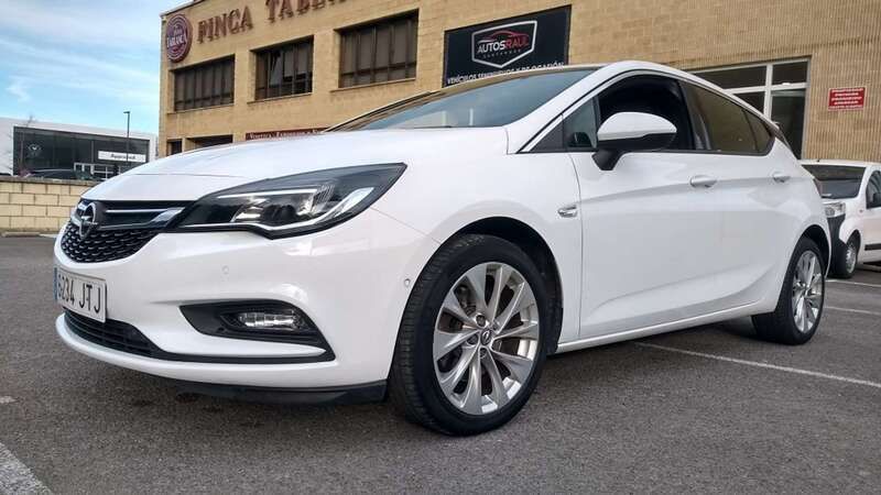 Blanco Usado 2016 Opel Astra Business Utilitario | 10.900 € (Caro) - Imagen 1/4