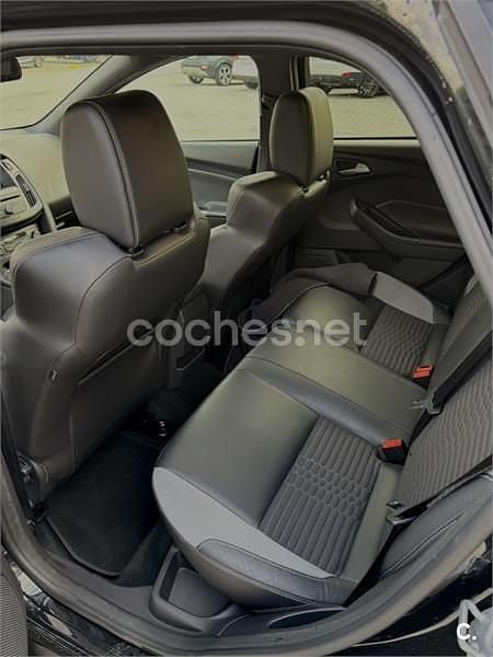Usado Ford Focus ST 185 CV (136 kW) 2015 Negro Familiar
