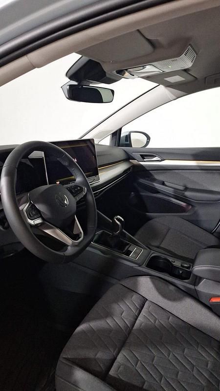 Usado VW Golf VIII 115 CV (84 kW) 2025 Crystal ice blue metalizado Utilitario