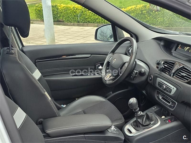 Usado Renault Grand Scénic III Dynamique 130 CV (95 kW) 2013 Blanco Monovolumen