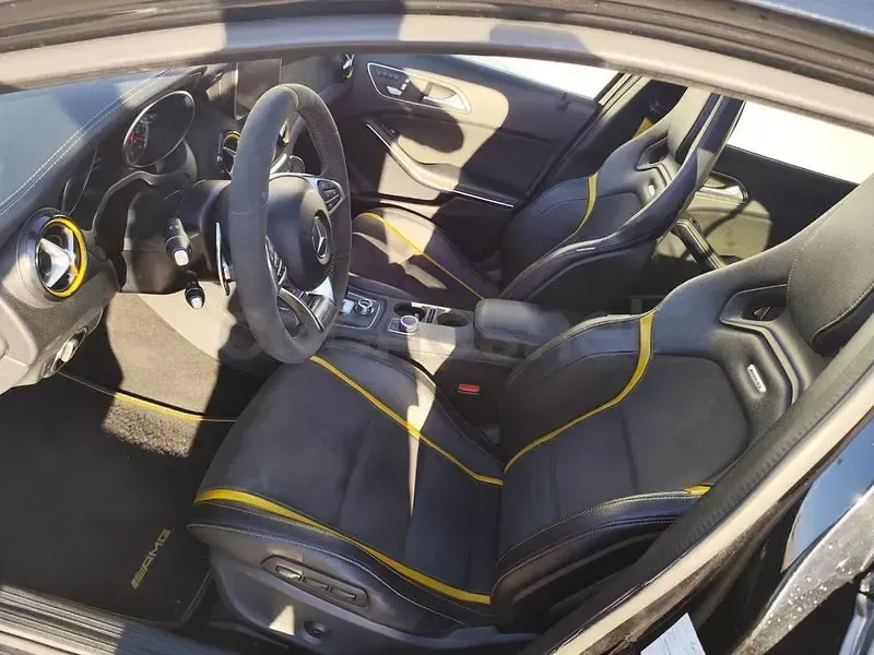 Usado Mercedes GLA45 AMG 381 CV (280 kW) 2018 Negro SUV