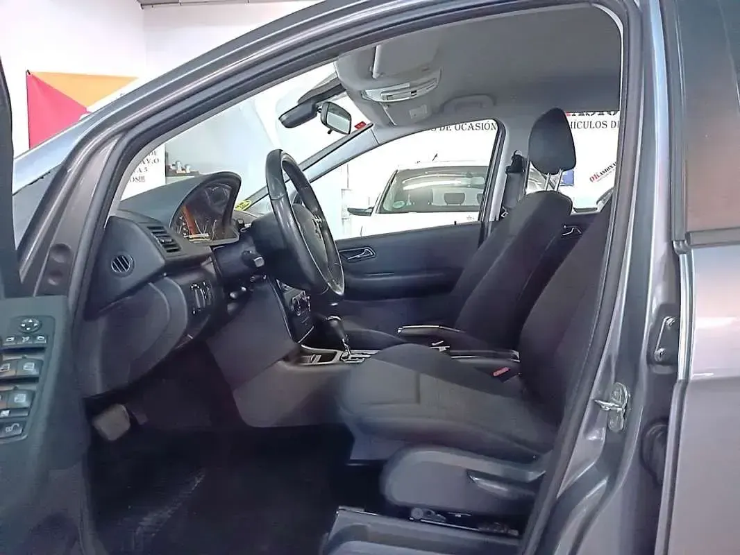 Usado Mercedes A180 Avantgarde 109 CV (80 kW) 2010 Gris Utilitario