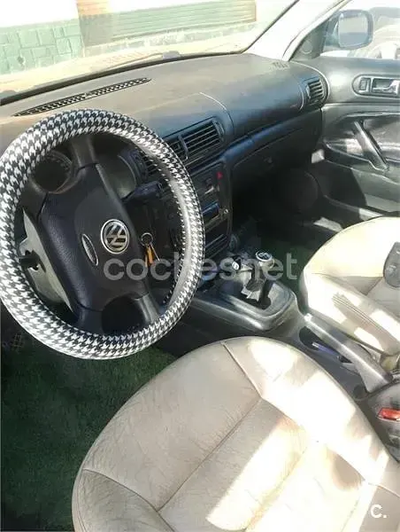 Usado VW Passat 70 CV (51 kW) 1987 Azul Berlina