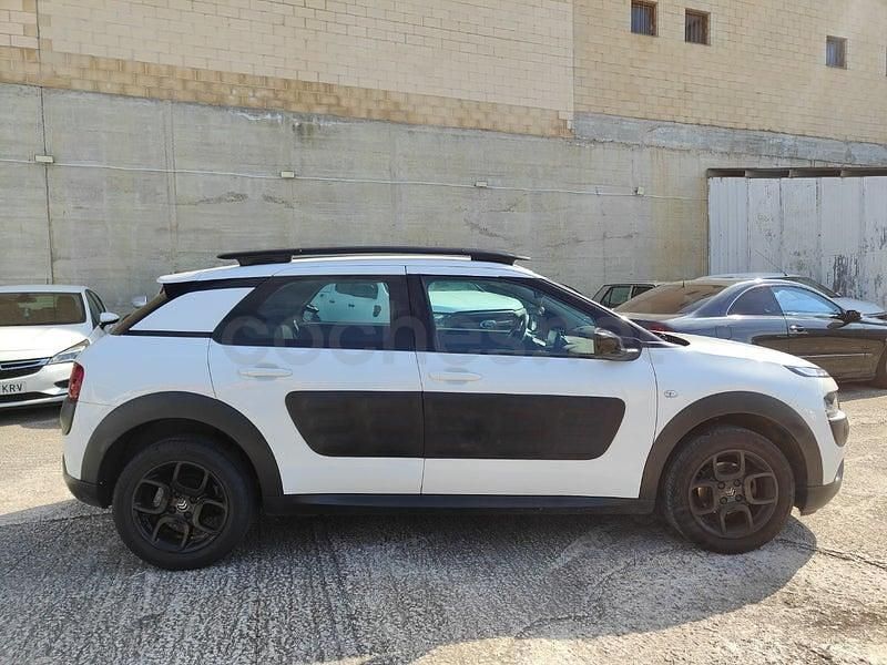 Usado Citroën C4 Feel 82 CV (60 kW) 2016 Blanco Berlina