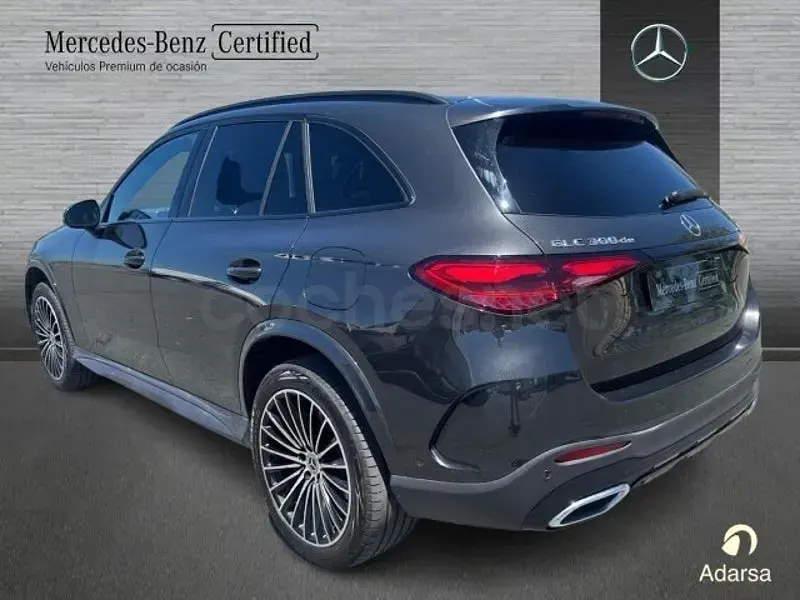 Usado Mercedes GLC300e 333 CV (244 kW) 2025 Gris grafito SUV