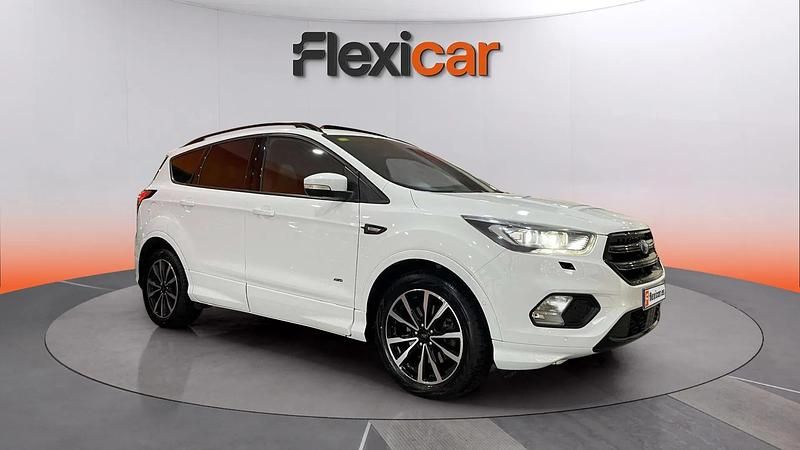 Usado Ford Kuga ST-Line 182 CV (133 kW) 2018 Blanco SUV