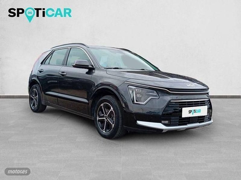 Usado Kia Niro 141 CV (103 kW) 2023 Gris SUV