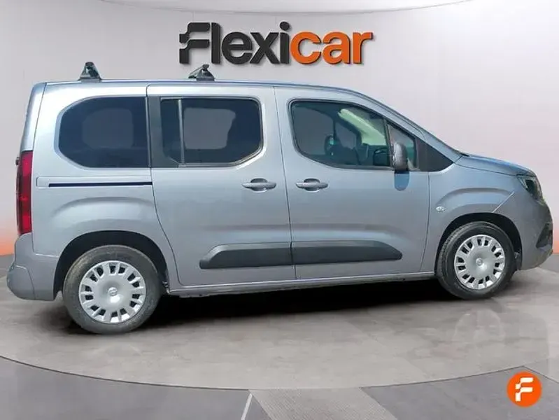 Usado Opel Combo Life Expression 110 CV (80 kW) 2019 Gris / plata Monovolumen