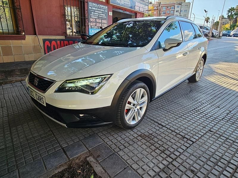 Usado Seat Leon 4Drive 150 CV (110 kW) 2018 Blanco Familiar