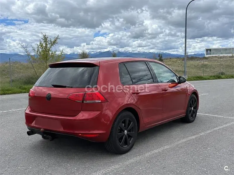 Usado VW Golf VII Advance 105 CV (77 kW) 2013 Granate Berlina