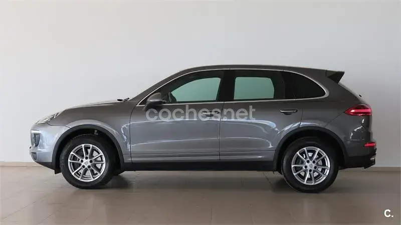 Usado Porsche Cayenne 262 CV (192 kW) 2015 Gris / plata SUV