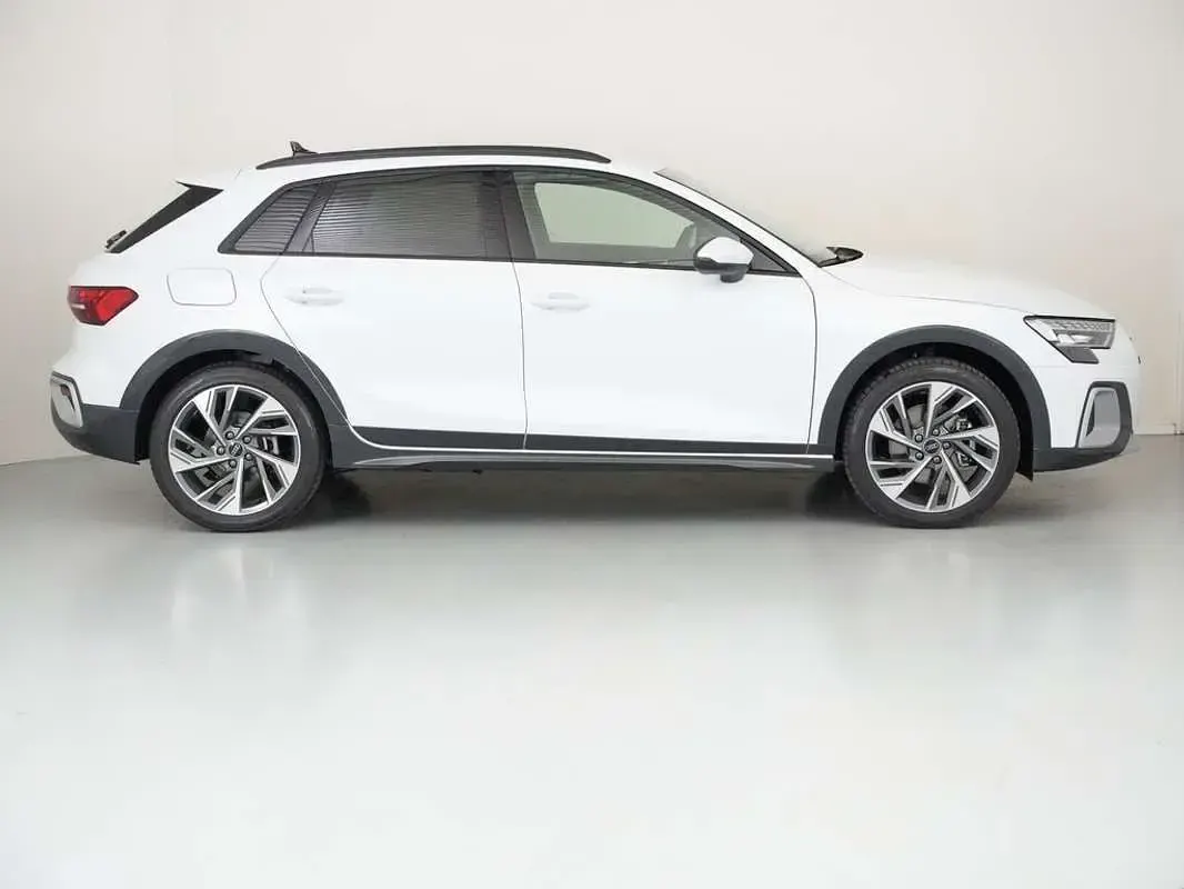 Nuevo Audi A3 Sportback e-tron Advanced 204 CV (150 kW) 2025 Blanco Utilitario
