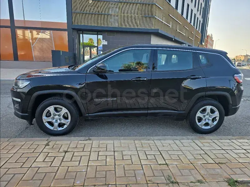 Usado Jeep Compass Sport 130 CV (95 kW) 2021 Negro SUV