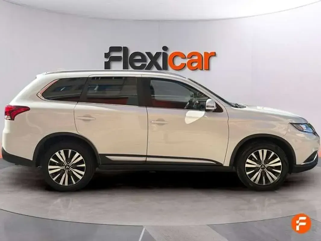 Usado Mitsubishi Outlander 150 CV (110 kW) 2019 Blanco SUV
