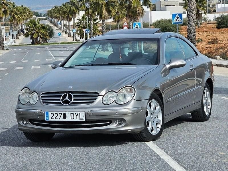 Usado Mercedes CLK270 Elegance 170 CV (125 kW) 2005 Marrón Coupe
