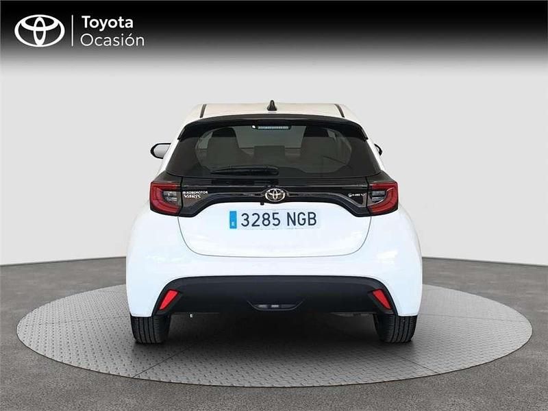 Usado Toyota Yaris Hybrid Active 116 CV (85 kW) 2025 Monovolumen