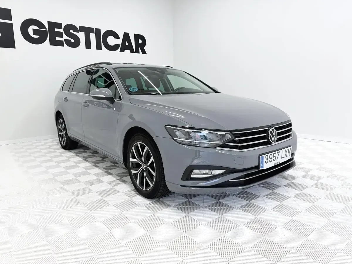 Usado VW Passat Executive 150 CV (110 kW) 2022 Familiar
