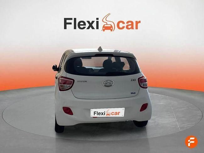 Usado Hyundai i10 66 CV (48 kW) 2015 Blanco Utilitario