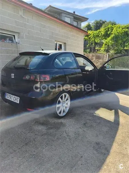 Usado Seat Ibiza Sport 130 CV (95 kW) 2003 Negro Utilitario