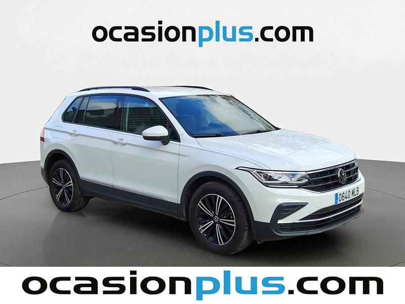 Usado VW Tiguan Life 150 CV (110 kW) 2023 Blanco SUV