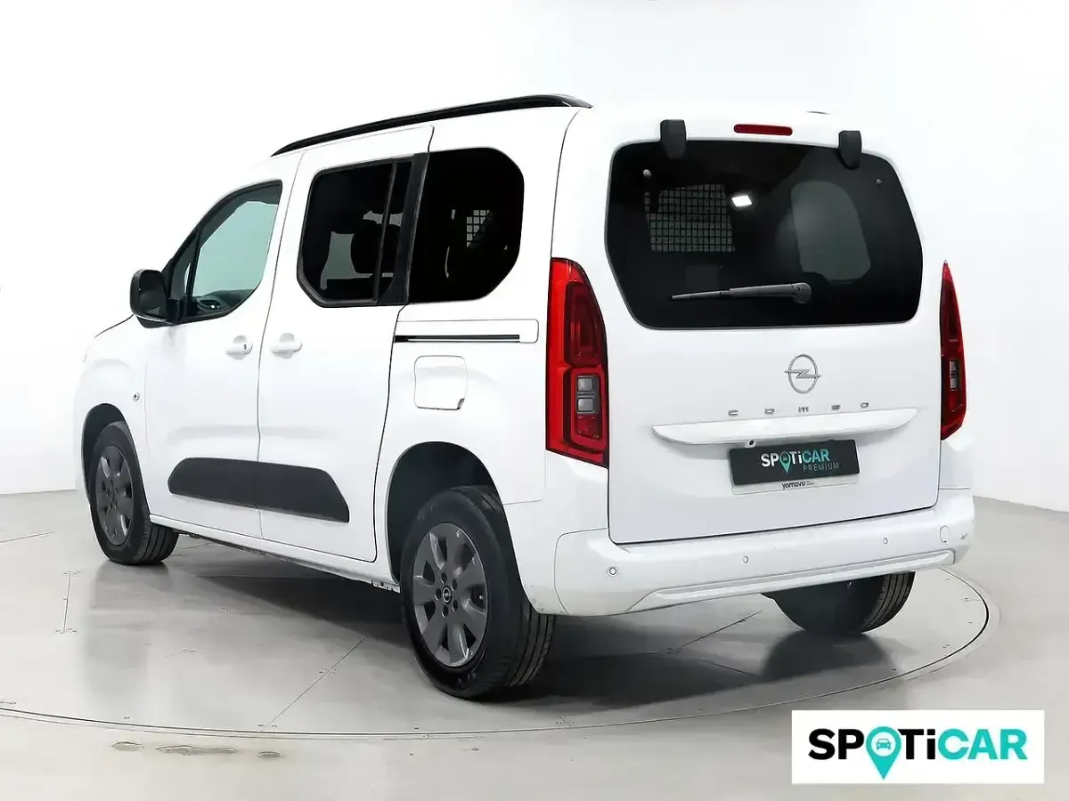 Usado Opel Combo S 101 CV (74 kW) 2024 Blanco Monovolumen