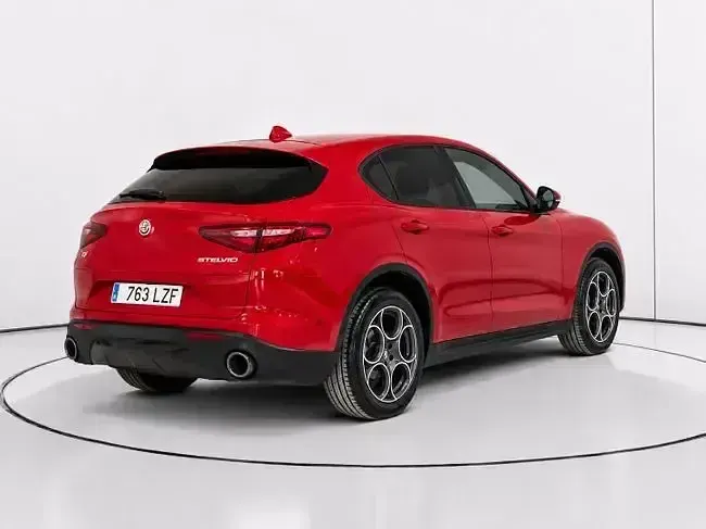 Usado Alfa Romeo Stelvio Sprint 190 CV (139 kW) 2022 Rojo SUV