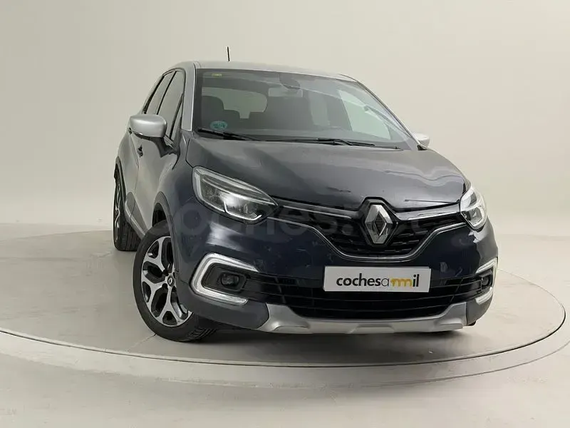 Usado Renault Captur Zen 90 CV (66 kW) 2018 Gris / plata SUV