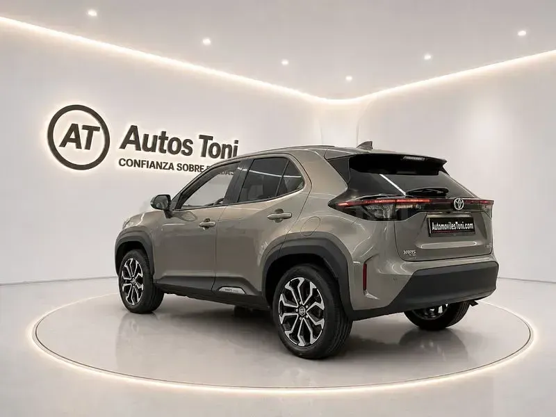 Usado Toyota Yaris Cross Connect Style 116 CV (85 kW) 2022 Verde SUV