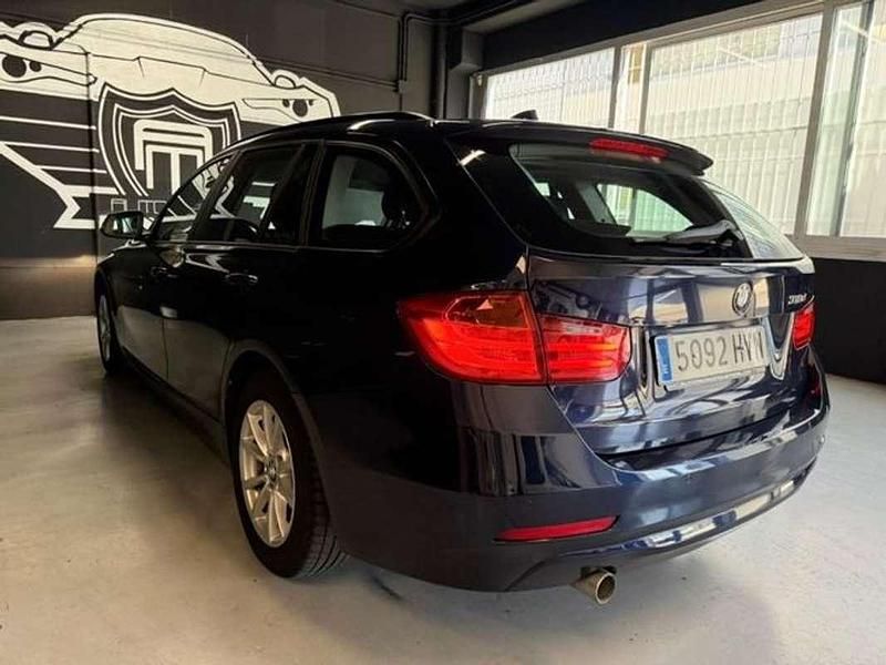 Usado BMW 318 143 CV (105 kW) 2014 Azul Familiar
