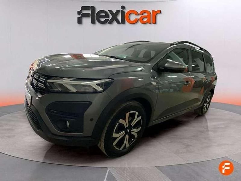 Usado Dacia Jogger Expression 110 CV (80 kW) 2024 Gris Monovolumen