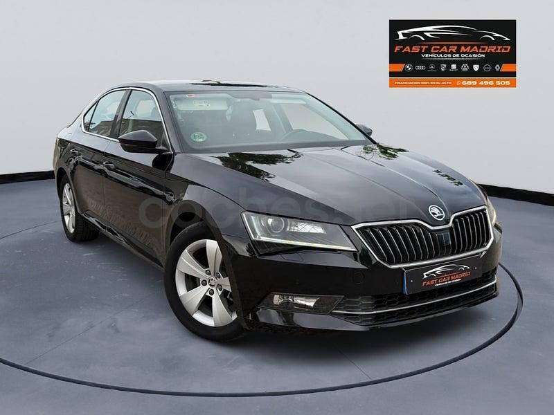 Usado Skoda Superb Style 150 CV (110 kW) 2018 Negro Berlina