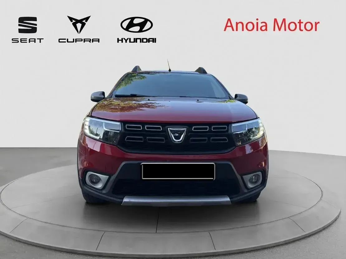 Usado Dacia Sandero Essentiel 90 CV (66 kW) 2018 Rojo Berlina