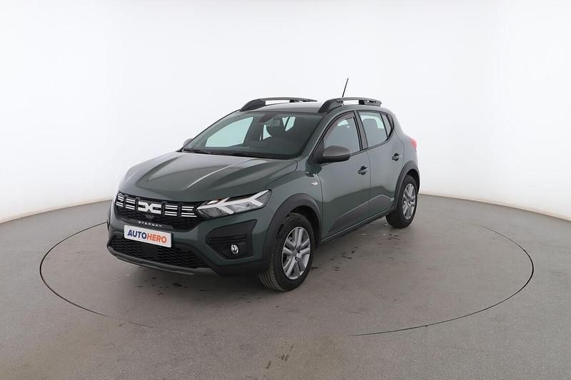 Gris Usado 2023 Dacia Sandero Expression Utilitario | 17.199 € (Precio justo) - Imagen 1/3