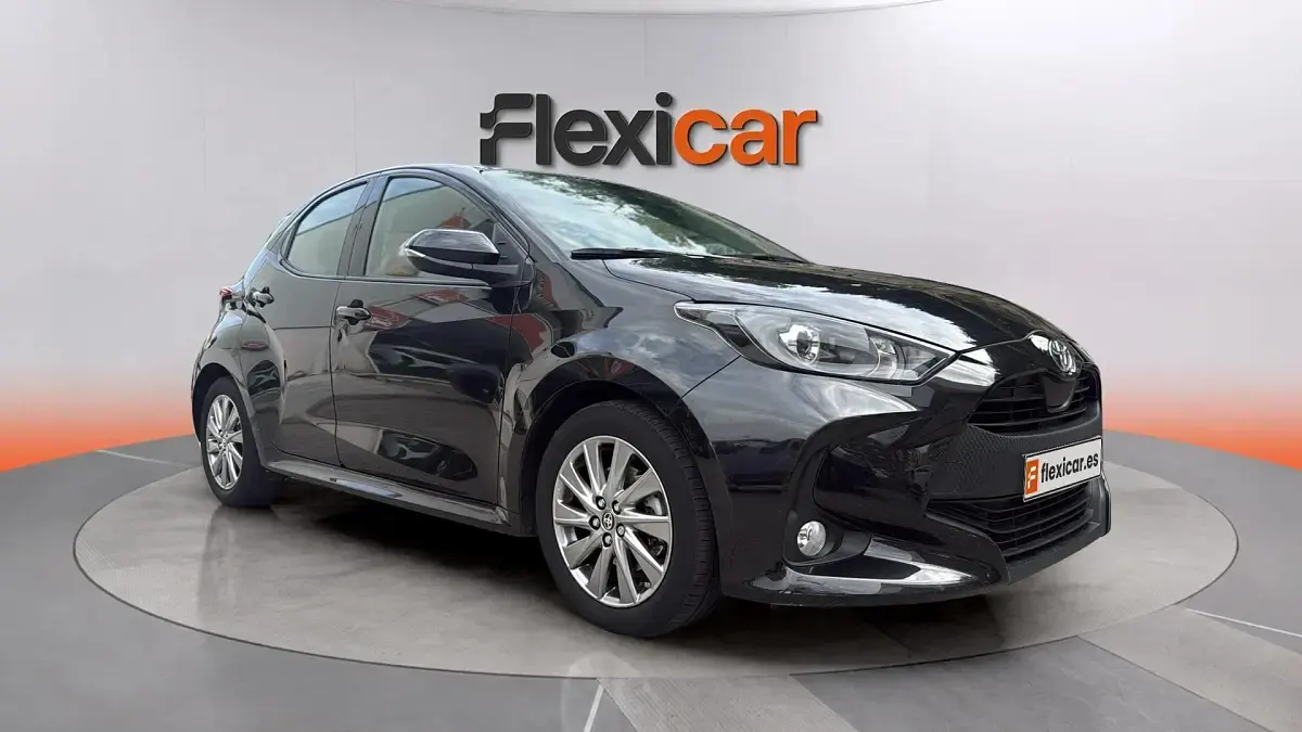 Usado Toyota Yaris Hybrid Active 116 CV (85 kW) 2022 Berlina