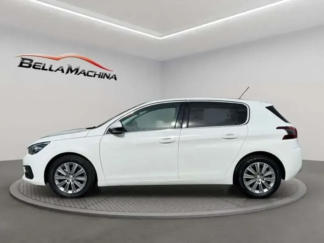 Usado Peugeot 308 Allure 131 CV (96 kW) 2021 Blanco Utilitario