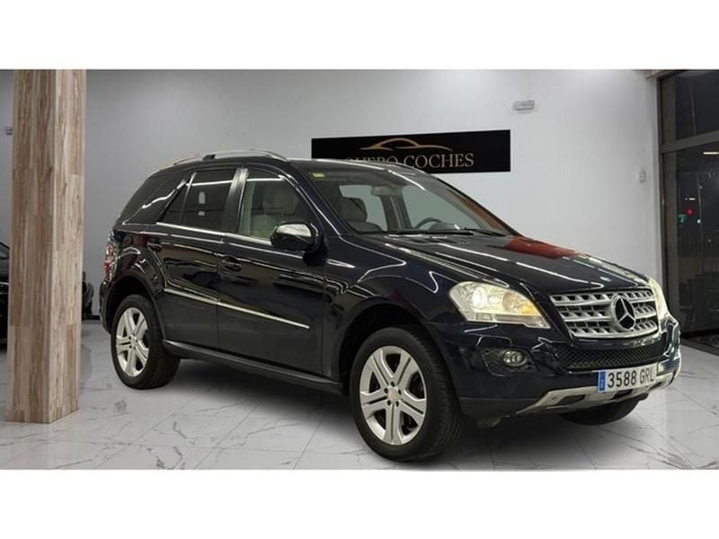Usado Mercedes ML320 224 CV (164 kW) 2009 Azul SUV