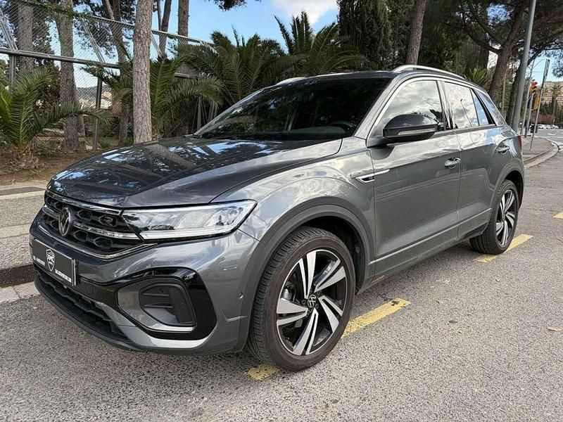 Usado VW T-Roc Life 150 CV (110 kW) 2023 Gris SUV