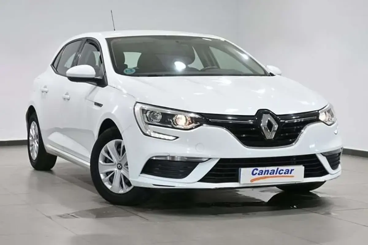 Usado Renault Mégane Life 95 CV (69 kW) 2019 Blanco Berlina