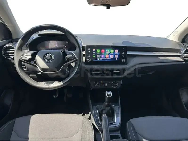 Usado Skoda Fabia Selection 95 CV (69 kW) 2024 Blanco Utilitario