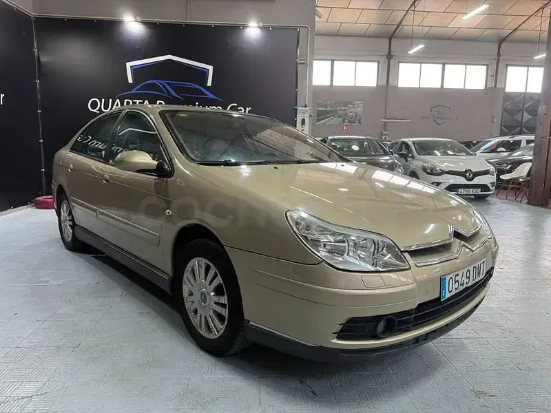 Usado Citroën C5 117 CV (86 kW) 2005 Beige Berlina