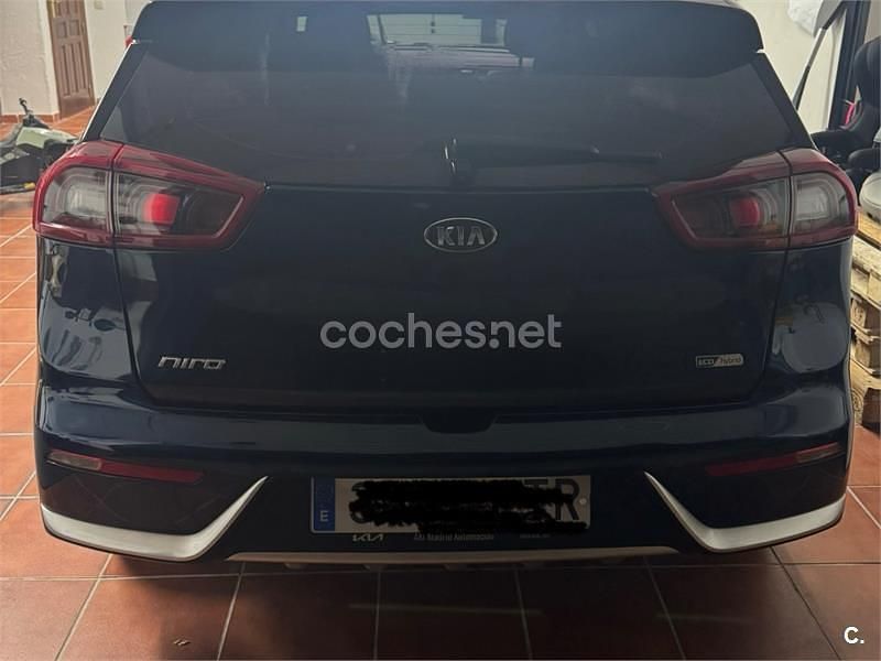Usado Kia Niro 141 CV (103 kW) 2019 Azul SUV