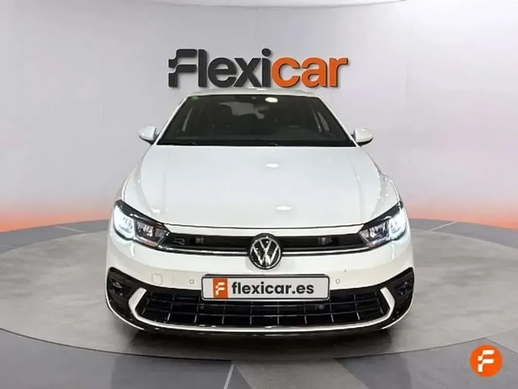 Usado VW Polo R-line 110 CV (80 kW) 2022 Blanco Utilitario