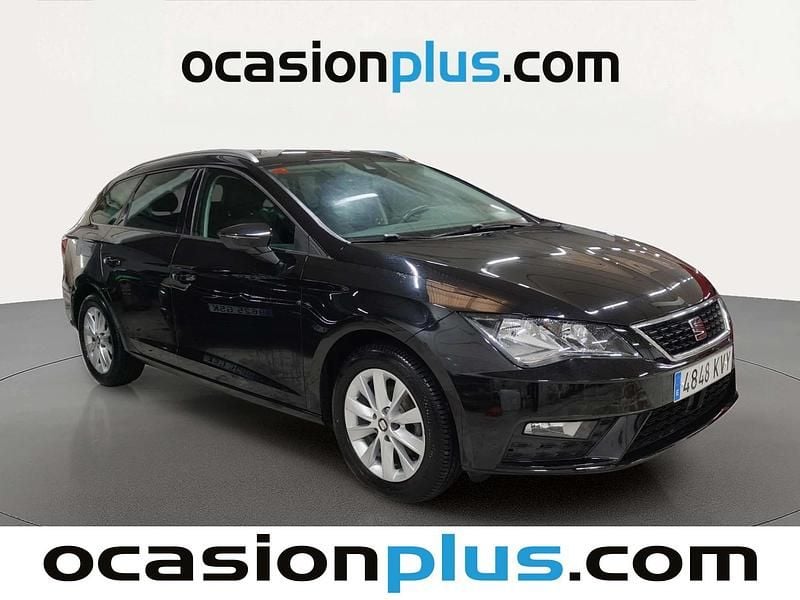 Usado Seat Leon Style 115 CV (84 kW) 2019 Negro Familiar