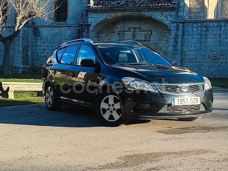 Negro Usado 2010 Kia Ceed Active Utilitario | 5400 € (Buen precio) - Imagen 1/4