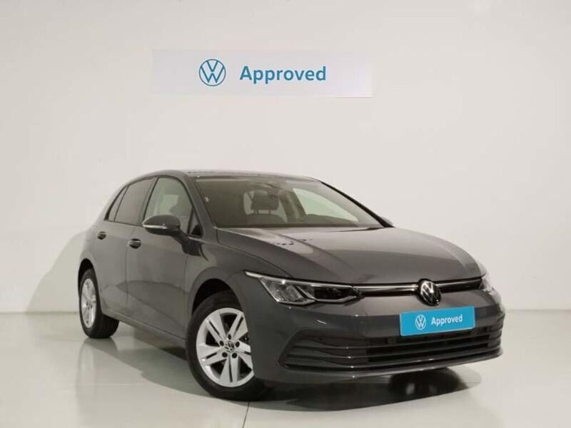 Gris Usado 2023 VW Golf VIII Life Berlina | 27.900 € (Un poco caro) - Imagen 1/4