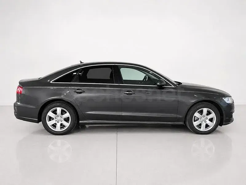 Usado Audi A6 Advanced 190 CV (139 kW) 2016 Gris / plata Berlina