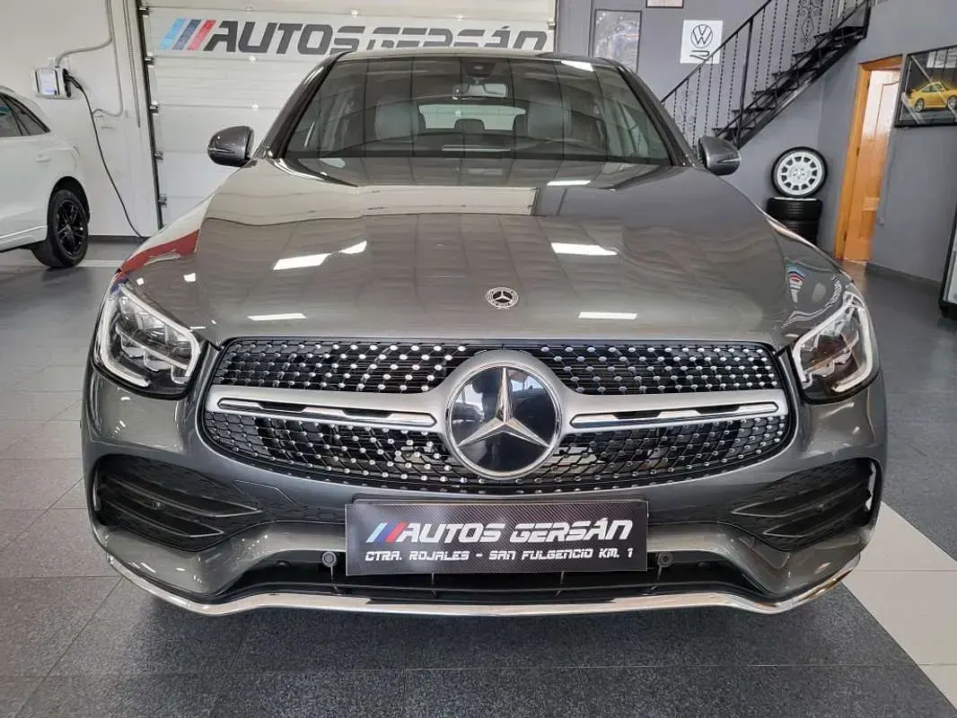 Usado Mercedes GLC300e 317 CV (233 kW) 2021 Gris SUV