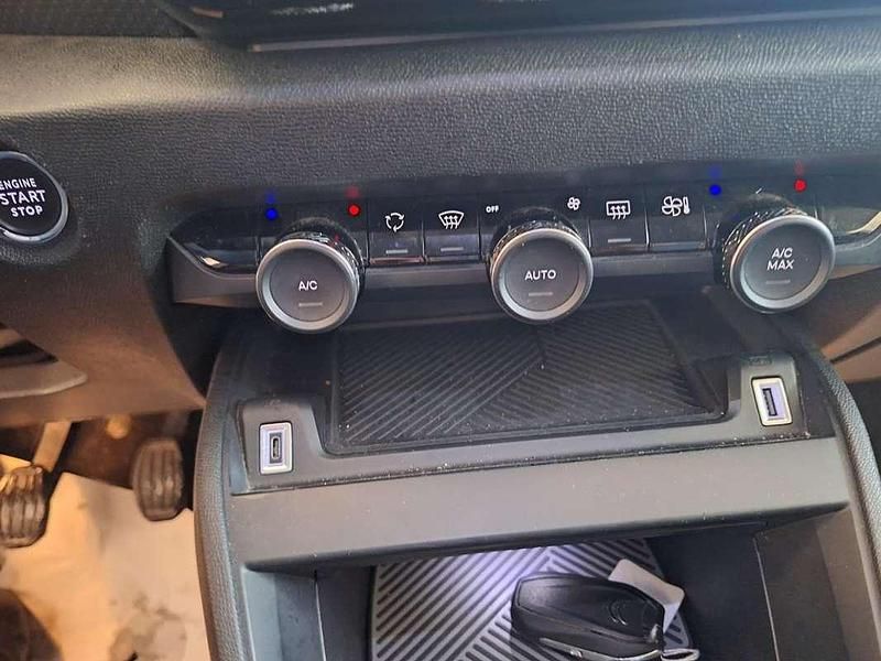 Usado Citroën C4 PureTech 131 CV (96 kW) 2023 Blanco Utilitario