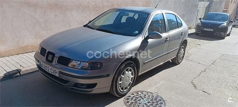 Gris / plata Usado 2004 Seat Leon Sport Berlina | 4500 € (Precio justo) - Imagen 1/4