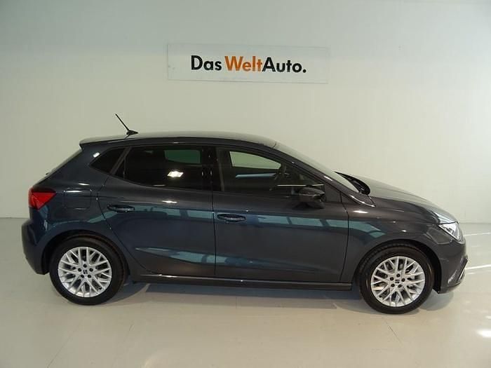 Usado Seat Ibiza FR 115 CV (84 kW) 2025 Gris Utilitario